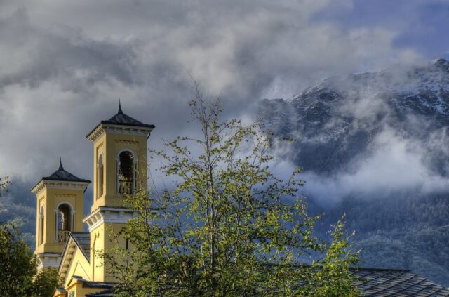 Foto di Sergio Satirana - tempio valdese e paesaggio